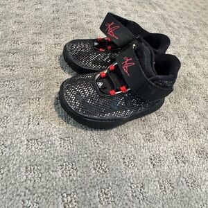 Nike Kyrie Toddler Sneakers Black Red Size 4C Basketball Shoes